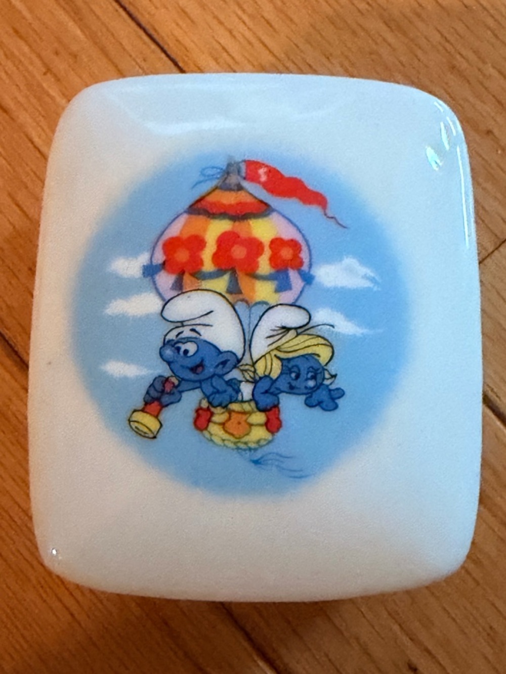 Vintage 80s Smurf white porcelain jewelry box Made in Korea 1982 Wallace Berrie